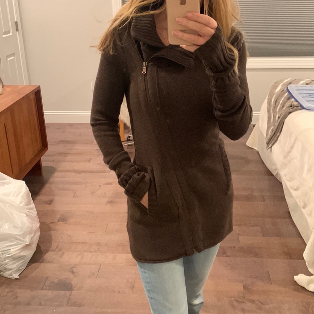 Athleta Long Zip Up Sweater with pockets Size xxs